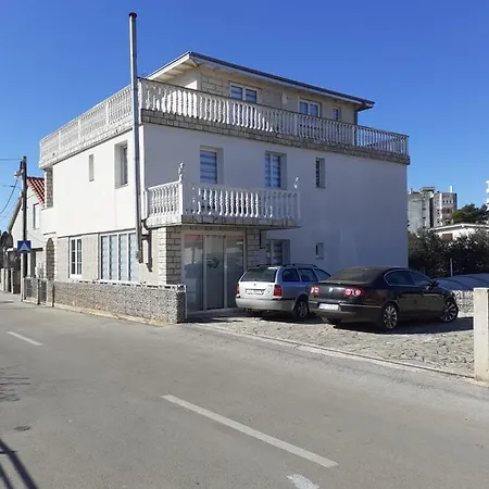 公寓 Angela's House 扎达尔