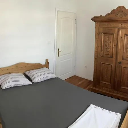 Angela's House * 扎达尔